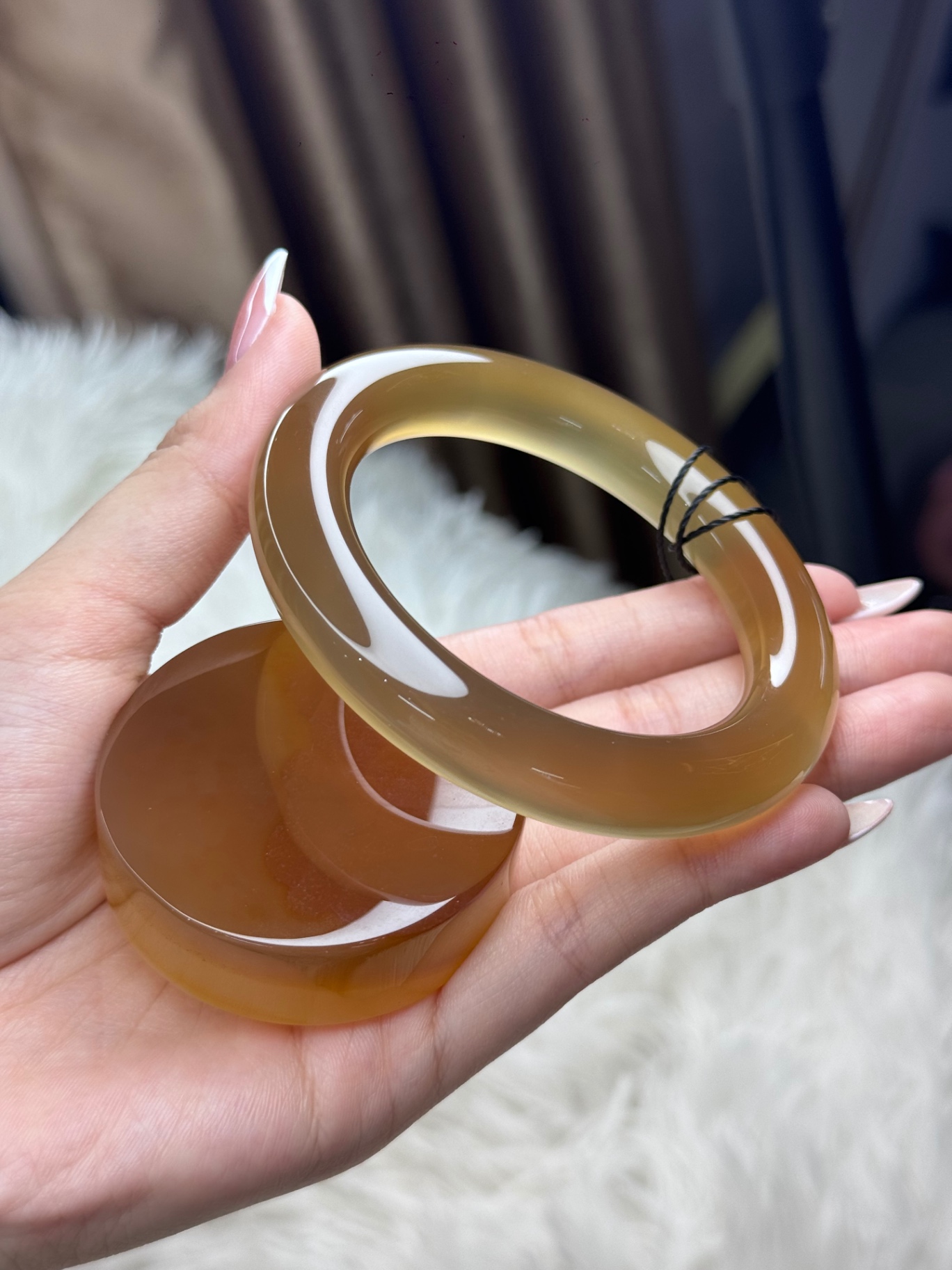 Mật Nâu Trăng Toả 3