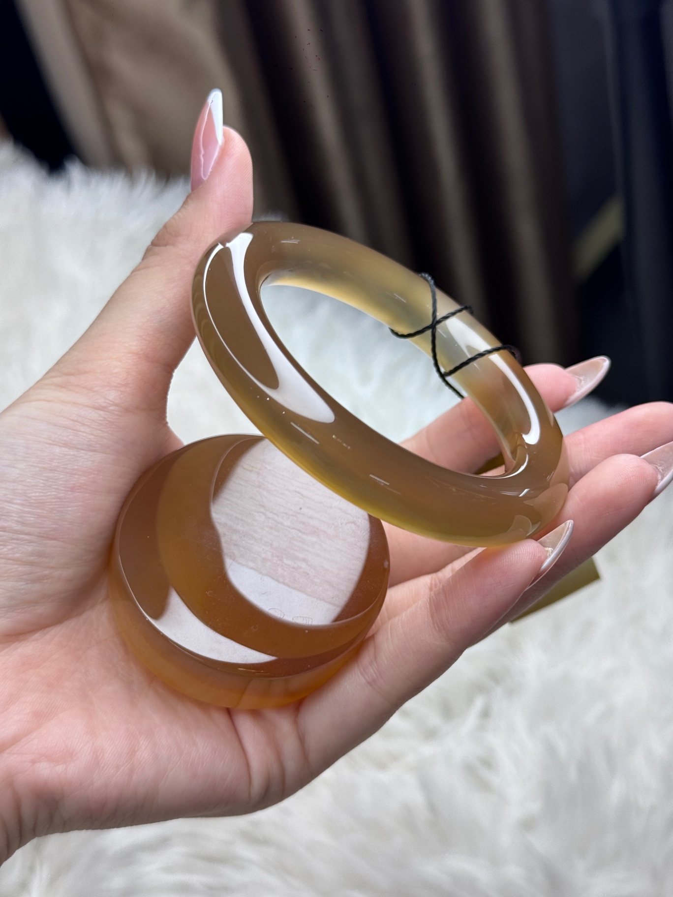 Mật Nâu Trăng Toả 4
